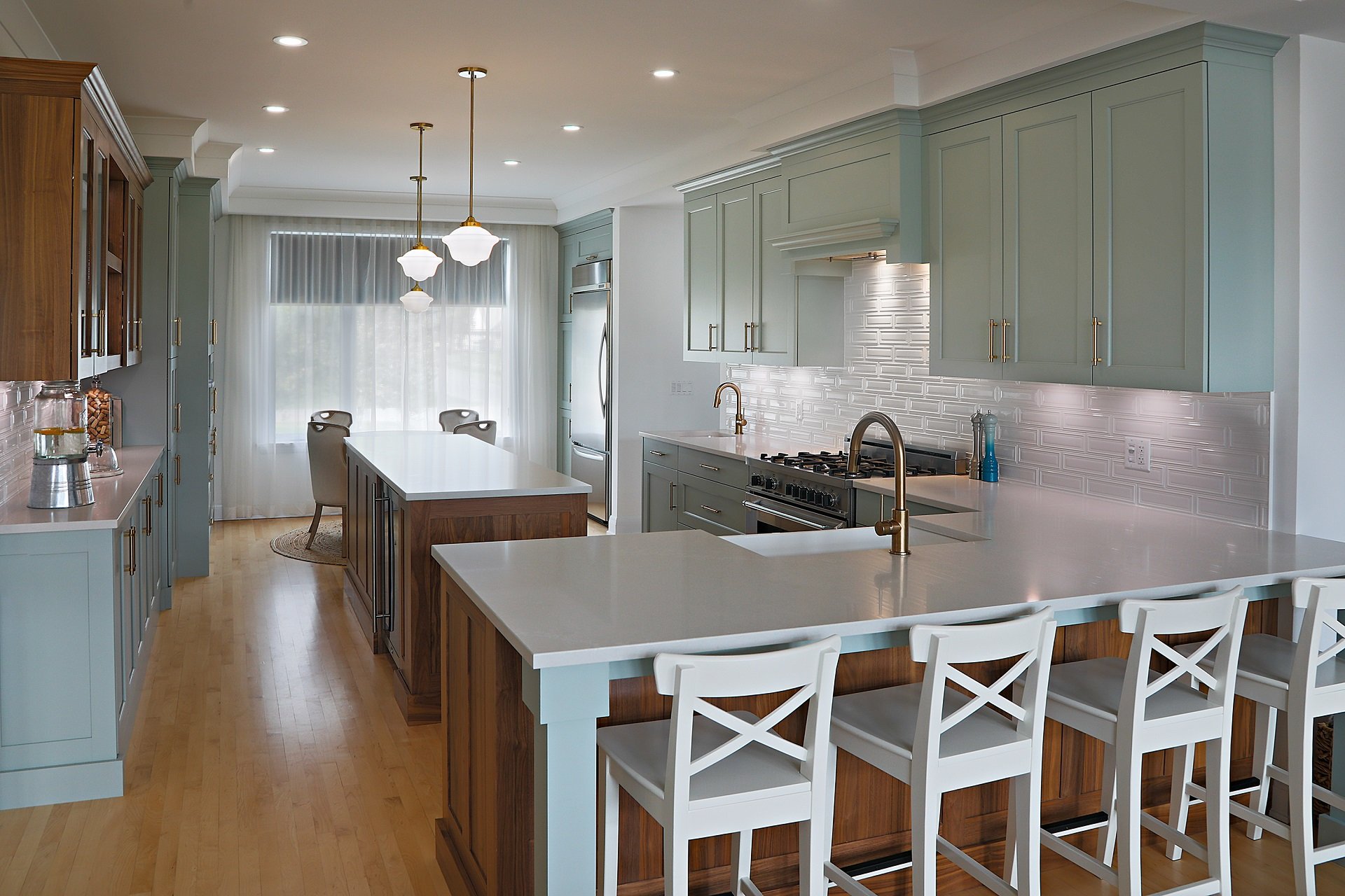 Plywood vs. Particle Board Comparing Box Construction